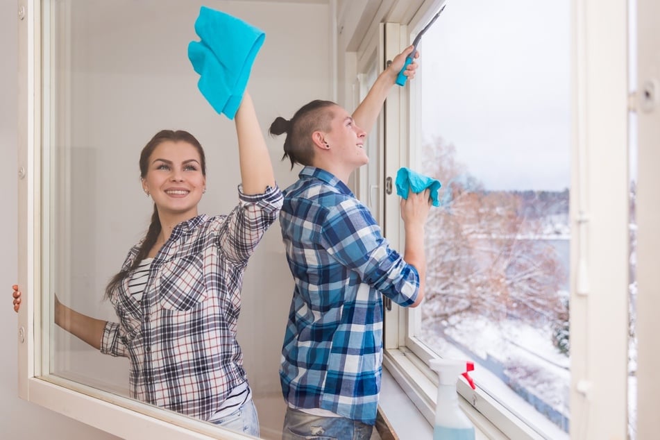 Kann man Fenster bei Frost putzen?