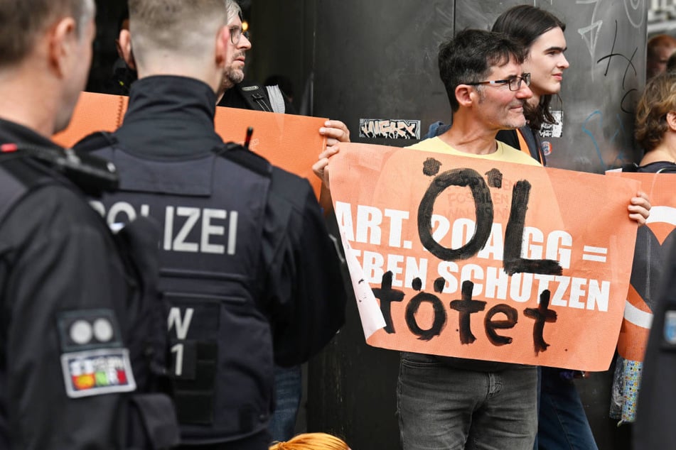 Nach Razzia: "Letzte Generation" ruft zu neuen Protesten an Flughäfen auf