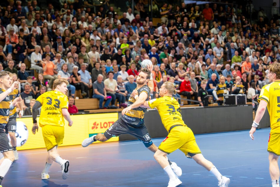 Mit der Dauerkarte vom HC Elbflorenz sichert Ihr Euch einen Platz in der BallsportARENA.