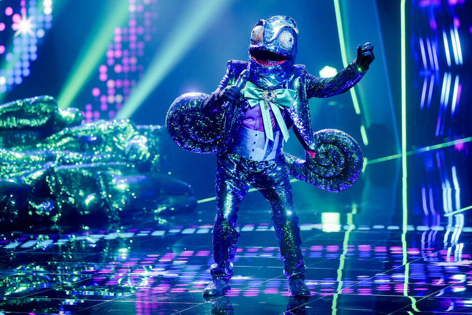 Am Dienstagabend wurde das Chamäleon bei "The Masked Singer" enttarnt.