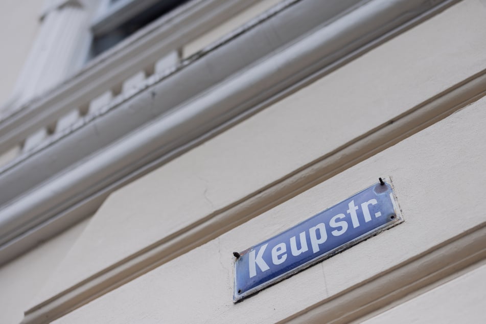 Ein 23-jähriger Mann hat versucht, auf der Keupstraße in Köln einen Juwelier zu überfallen.