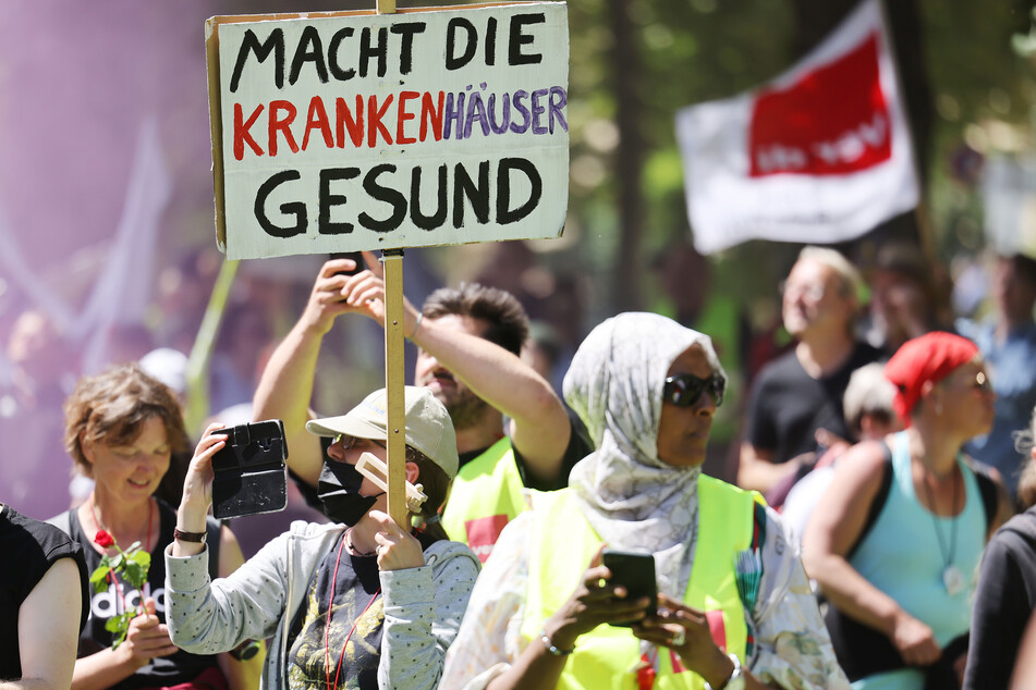 Das Uniklinikum Bonn hatte versucht, den Streik gerichtlich stoppen zu lassen, doch das Gericht sagt, die Streiks seien weiterhin zulässig.