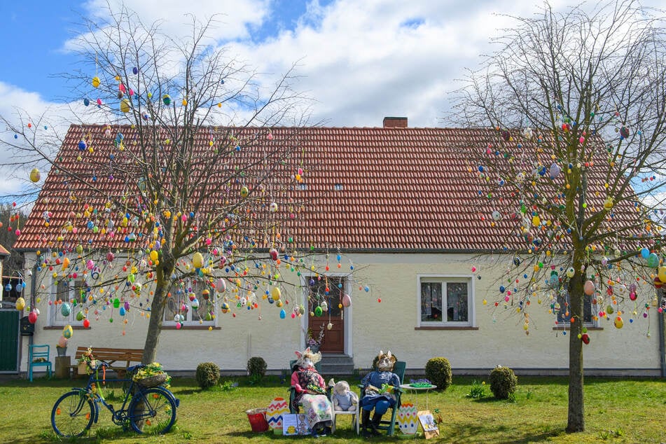 Dekorationen werden vielerorts schon Wochen vor dem Osterfest herausgeholt. (Symbolbild)