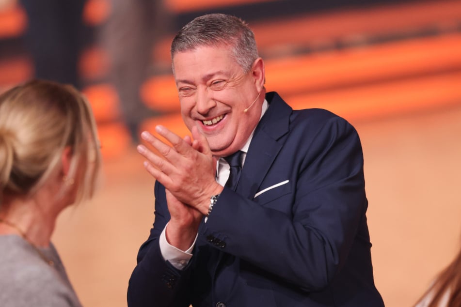 Ob Juror Joachim Llambi nach den ersten Darbietungen des Comedians immer noch nach Lachen zumute ist?