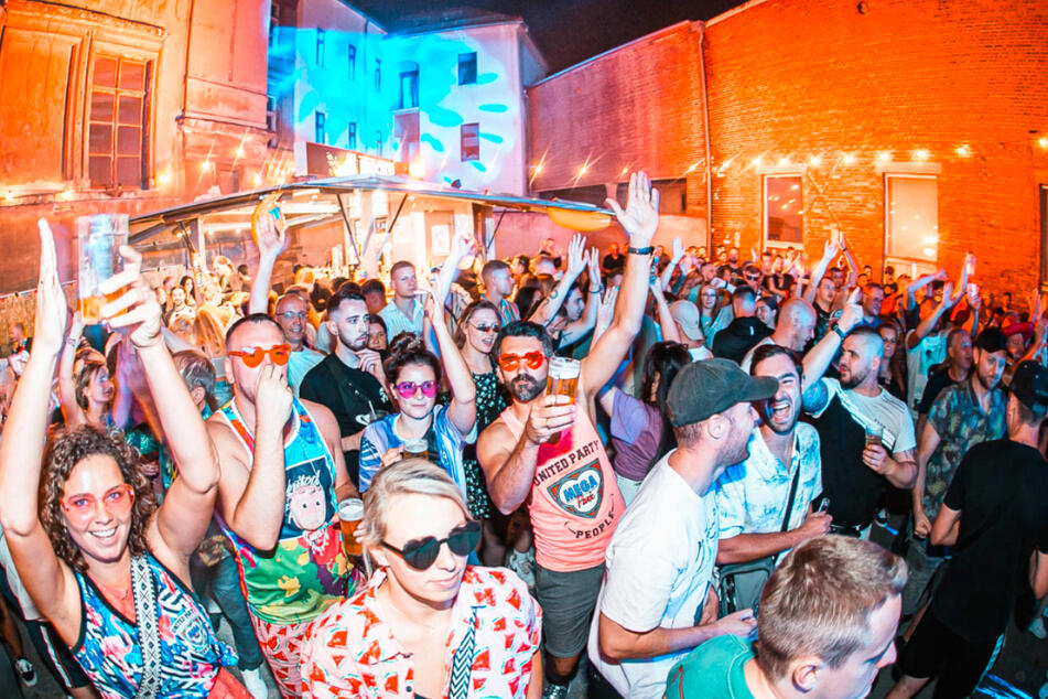 Zwickau verwandelt sich in eine Nacht voller Ballermann-Feeling und Partyspaß.