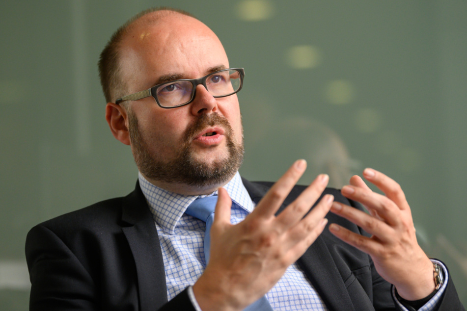 Der sächsische Kultusminister Christian Piwarz (46, CDU) wirbt für den Lehrerberuf. Noch immer bleiben viele Stellen unbesetzt.
