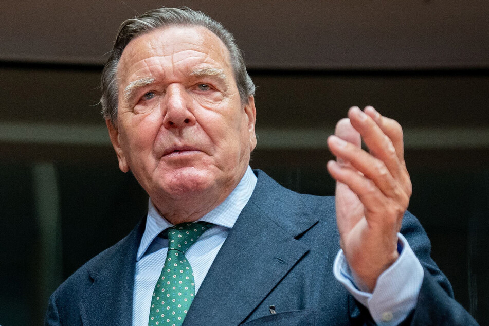 Gerhard Schröder (77, SPD) wird für seine Nähe zu Russland und Präsident Putin schwer kritisiert.