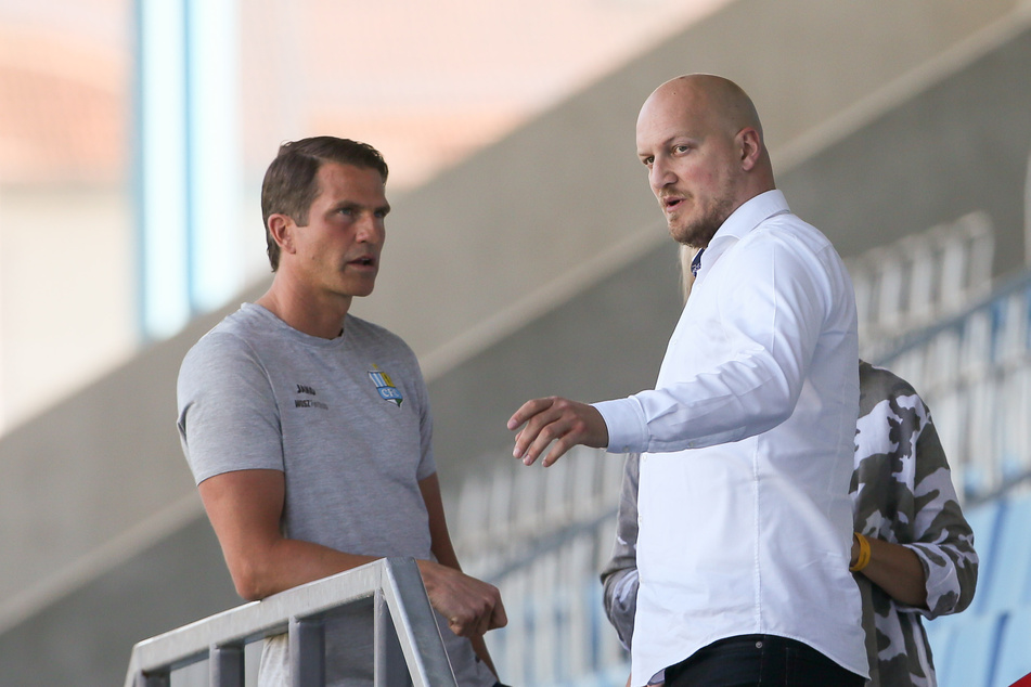Bleibt er, geht er? CFC-Trainer Patrick Glöckner mit Sportchef Armin Causevic.