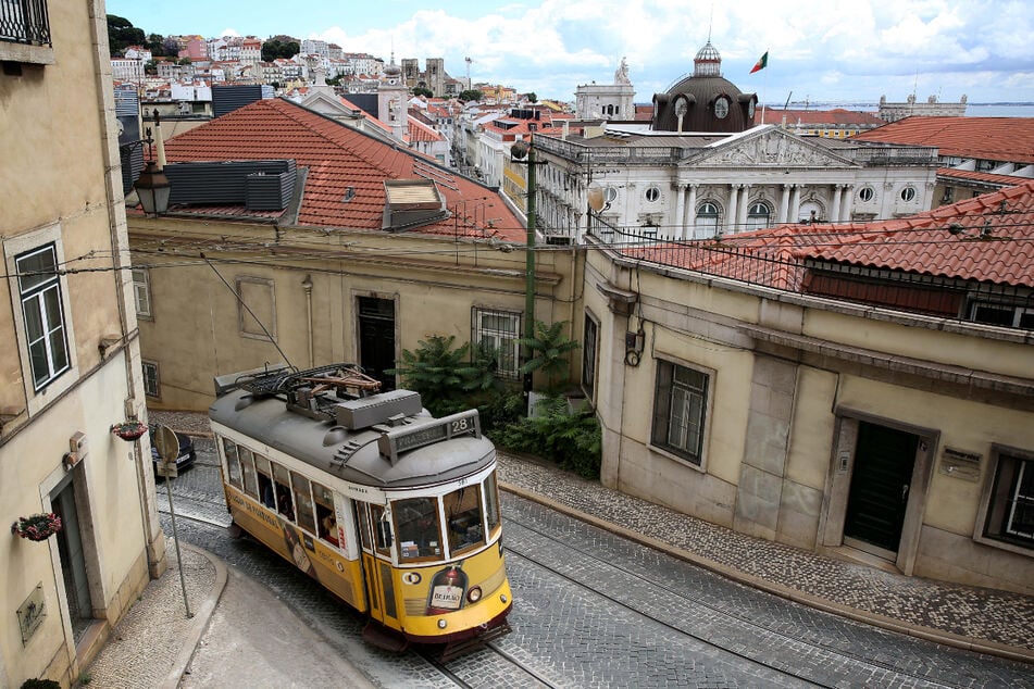 Blick auf die Altstadt von Lissabon. In Portugal geht die Angst vor einer weiteren Ausbreitung der Delta-Variante um.