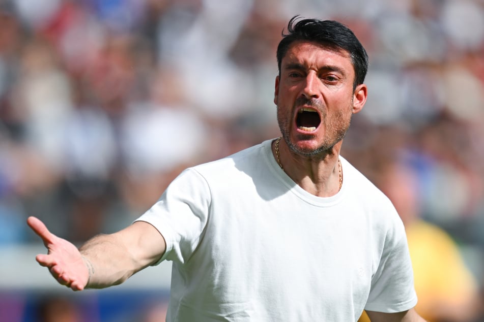 Albert Riera (44) hat derzeit bei Eintracht Frankfurt das Sagen.