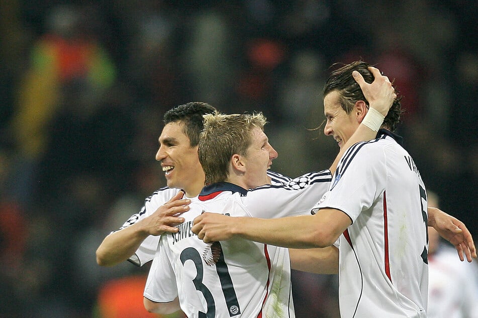 Drei Ex-Bayern-Stars unter sich: Lúcio (47), Bastian Schweinsteiger (40) und Daniel Van Buyten (47, v. l. n. r.).