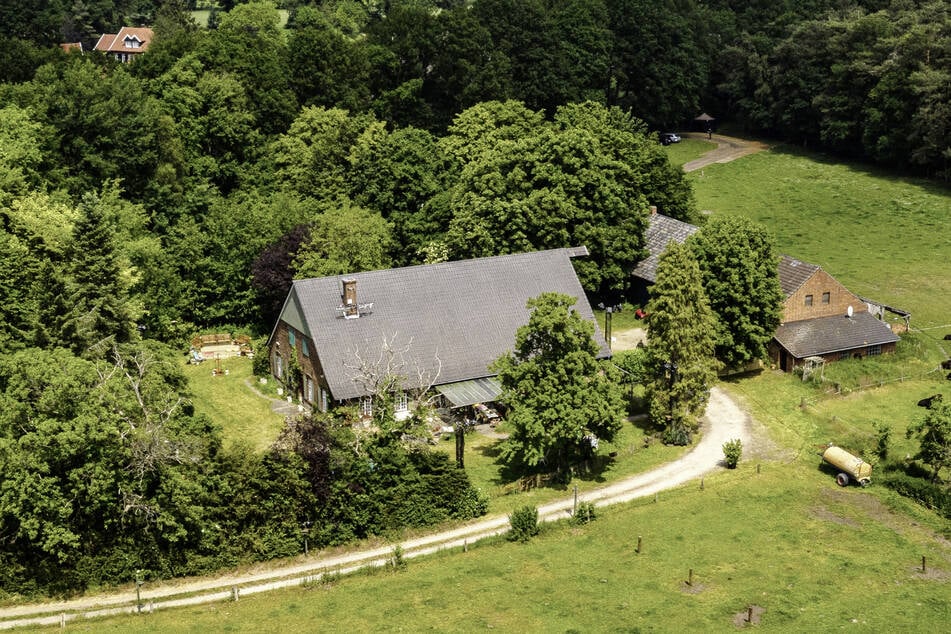 Gemeinsam zogen Ryan und Lina in der letzten Staffel vom "Sommerhaus der Stars" in das berühmt-berüchtigte Landhaus nach Bocholt. Knapp ein Jahr später werden sie vom "Sommerhaus"-Fluch heimgesucht. (Archivfoto)