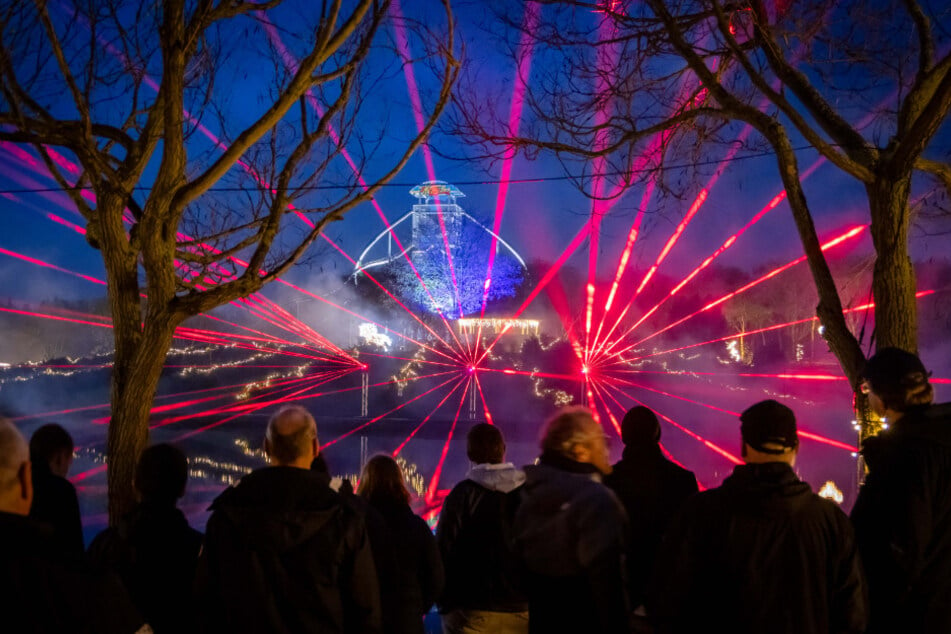 Im Sonnenlandpark findet jeden Abend eine Lasershow statt.