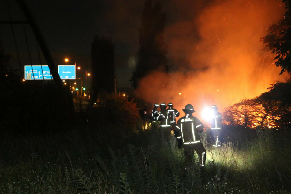 Feuerwehrleute im Einsatz.