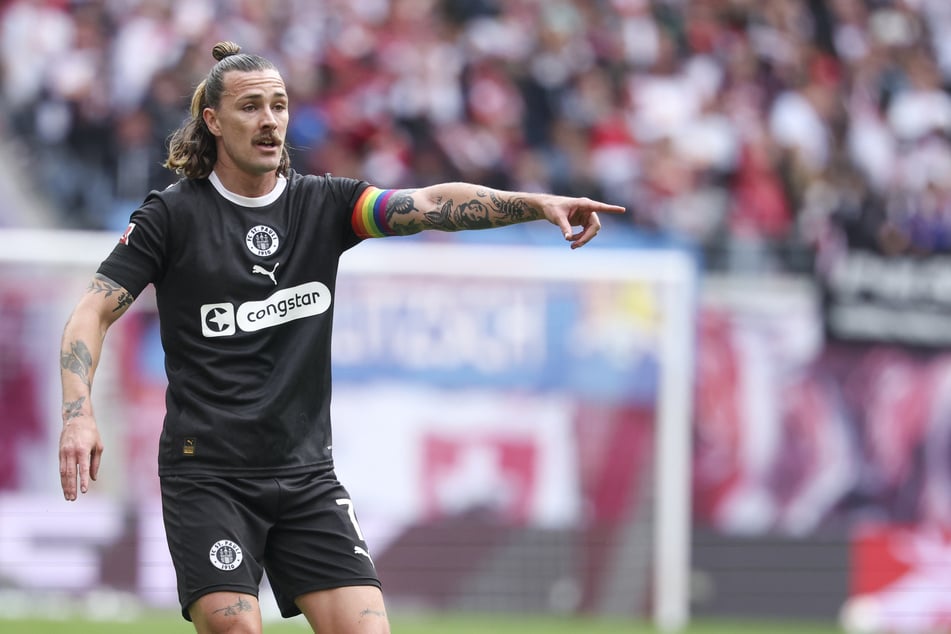 Jackson Irvine (33) fehlte am Dienstag im Training an der Kollaustraße.