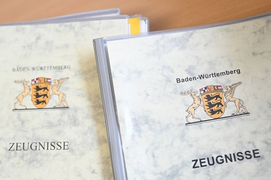 An einigen Gymnasien im Land haben Schüler wegen einer Softwarepanne zu gute Abiturzeugnisse bekommen. (Archivfoto)