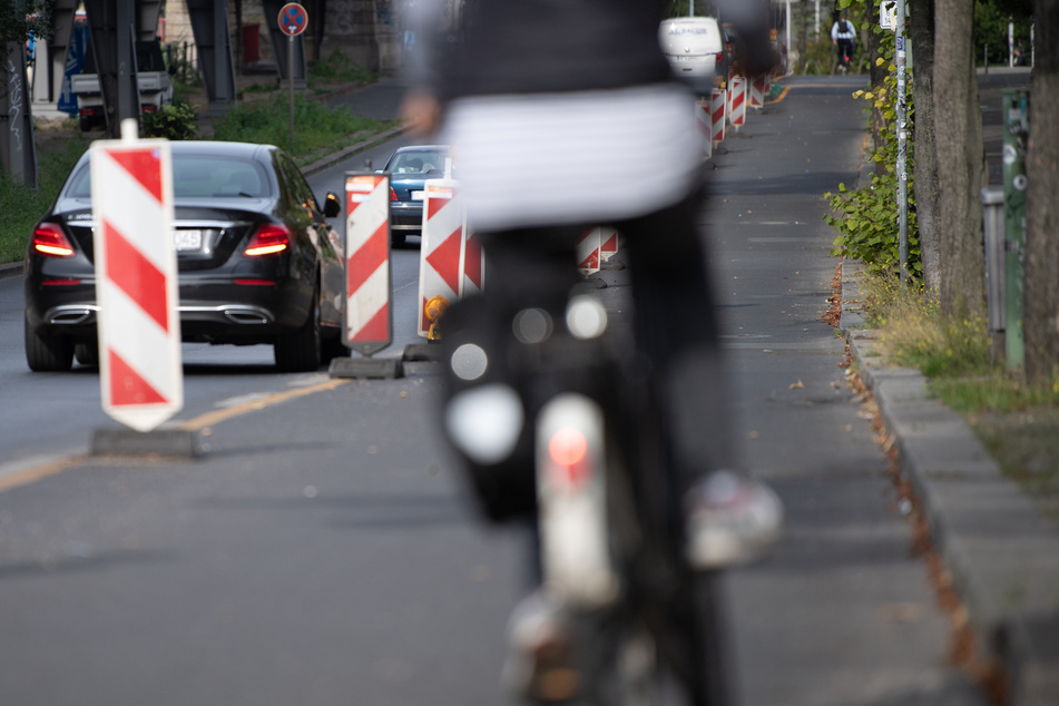 Ein Fahrradfahrer wurde nach einem Disput mit einem Autofahrer aggressiv und schlug zu (Symbolbild).