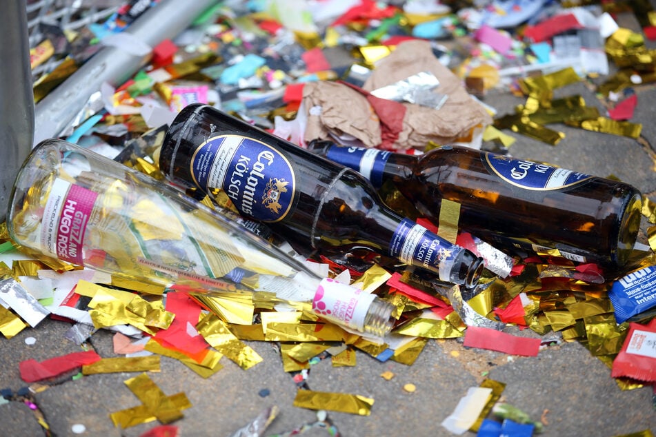 "Keine Kurzen für Kurze": An Karneval kontrolliert das Ordnungsamt den Alkoholkonsum von Minderjährigen besonders streng. (Archivbild)