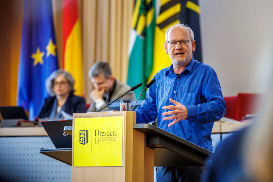 Tritt mit der "Wahlplattform Dissident:innen Dresden" zur Kommunalwahl an: Stadtrat Johannes Lichdi (60, r.).