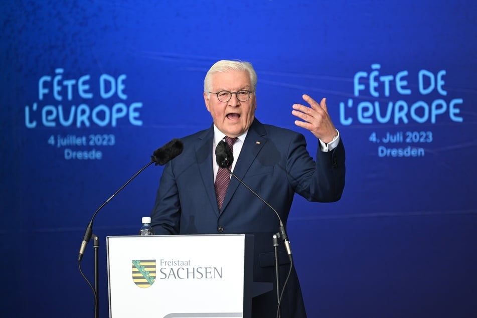 Bundespräsident Frank-Walter Steinmeier appellierte auf dem Dresdner Neumarkt an das Publikum.