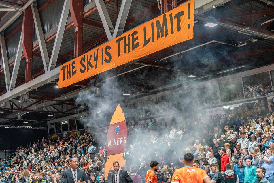 "The Sky is the Limit" hing im Pokal gegen Ulm ein Banner in der Messe. Für die Niners scheint es in dieser Saison wirklich keine Grenzen zu geben. Sie streben gegen Heidelberg den zehnten Meisterschaftssieg in Folge an.