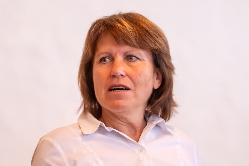 Muss wegen einer Schweden-Reise in Corona-Quarantäne: Zwickaus Oberbürgermeisterin Pia Findeiß (64, SPD).