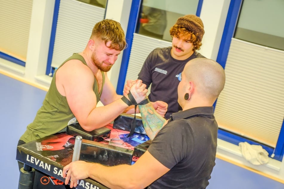 Was für ein Kräftemessen! Eine Gruppe Leipziger hat zusammen mit der SG Motor Gohlis-Nord die erste Armwrestling-Abteilung der Messestadt gegründet.