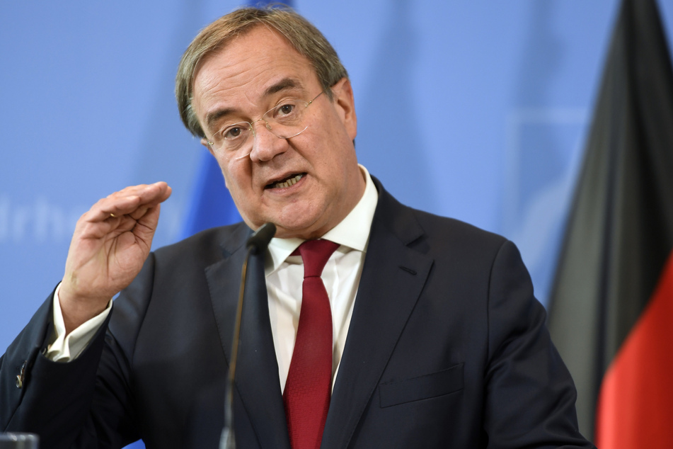 Nordrhein-Westfalens Ministerpräsident Armin Laschet will die Einschränkungen des öffentlichen Lebens in Corona-Hotspots vereinheitlichen.