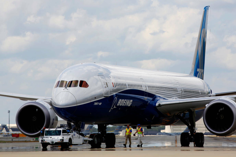 Die Lufthansa will ihre Flotte mit neuen Langstreckenjets wie der Passagiermaschine Boeing 787 erneuern.