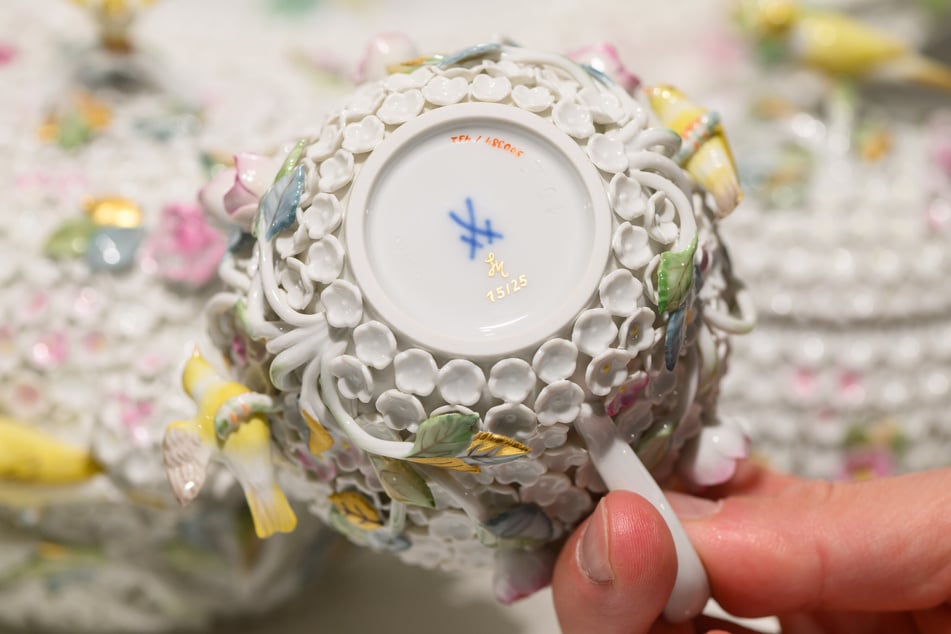 Die Sonderausstellung "Maladie" im Haus Meissen gibt Einblicke in kunstvolle Porzellanwelten und ihre Schöpferinnen und Schöpfer.