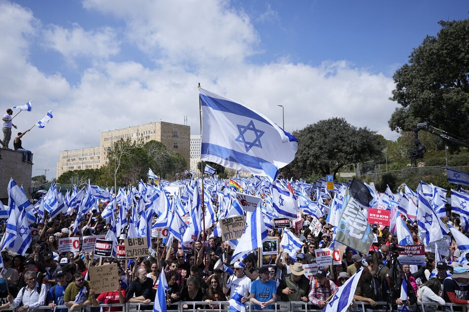 In Israel gibt es seit Monaten große Proteste gegen die geplante Justizreform von Ministerpräsident Netanjahu.