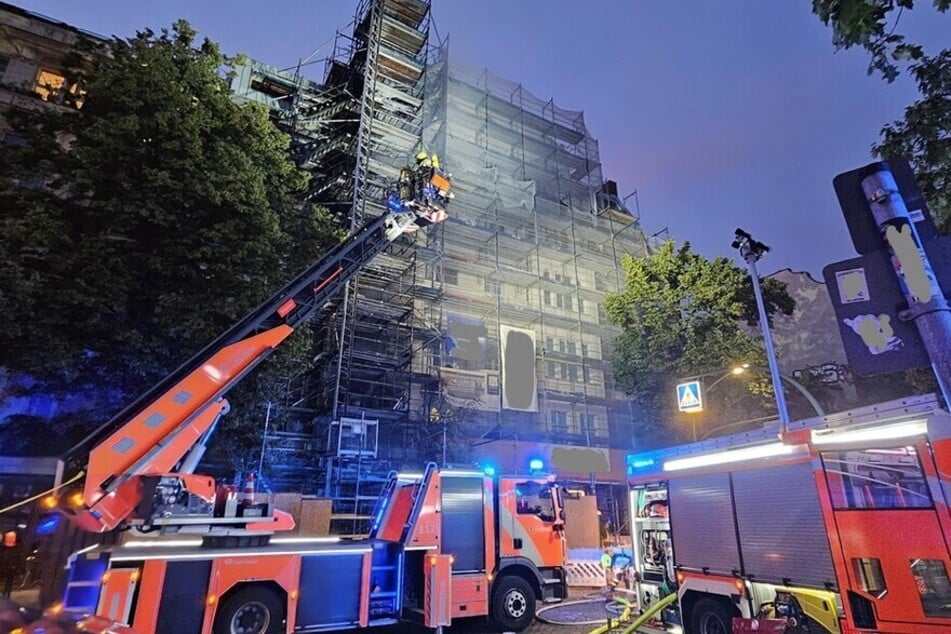 Die Feuerwehr war drei Stunden lang mit den Löscharbeiten beschäftigt.