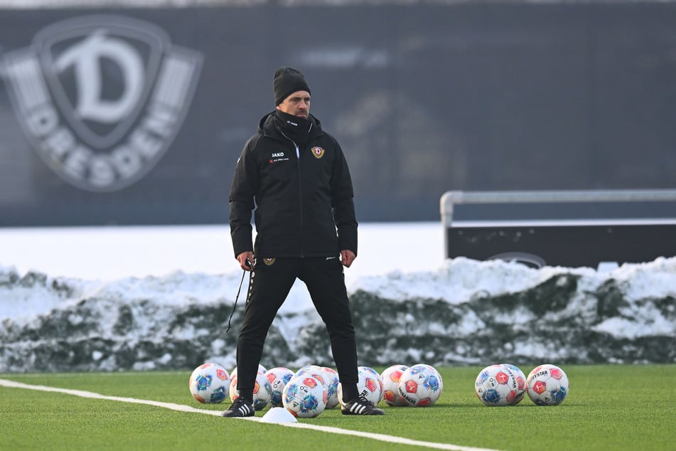 Bittet seine Mannschaft am Dienstagnachmittag auf den Trainingsplatz: Dynamo-Chefcoach Thomas Stamm (42).