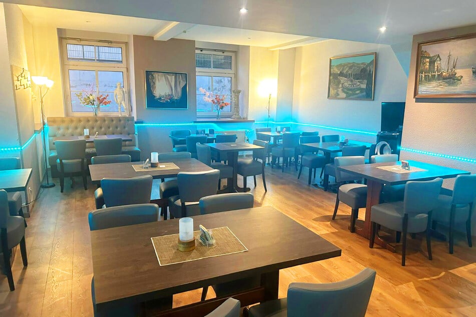 In diesem griechischen Restaurant könnte Eure nächste Feier stattfinden