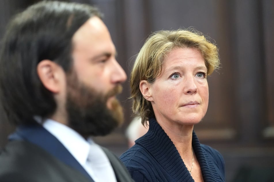 Christina block (52) zusammen mit ihrem Anwalt Ingo Bott (42) am 43. Verhandlungstag vor dem Hamburger Landgericht.