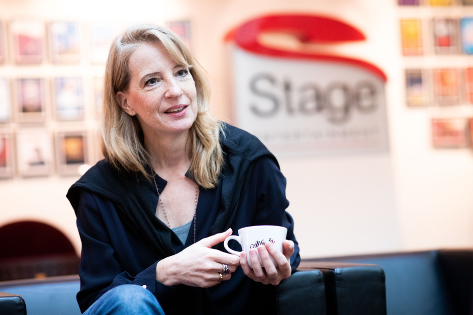 Uschi Neuss, Geschäftsführerin Stage Entertainment Deutschland, spricht bei einem Interview mit der dpa in der Zentrale des Musical Veranstalters.