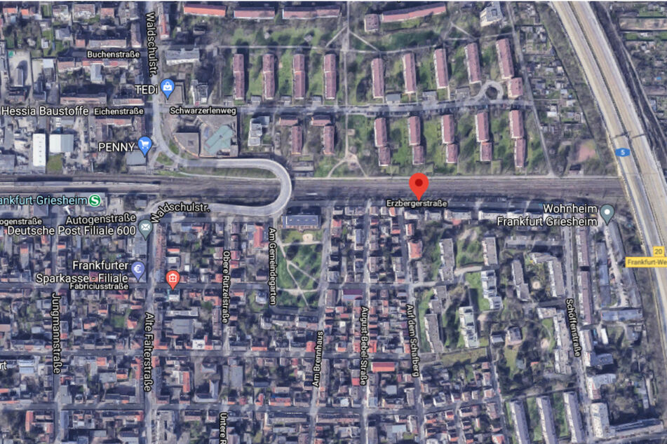 Der Einsatz fand im Bereich der Erzbergstraße im Frankfurter Stadtteil Griesheim statt.