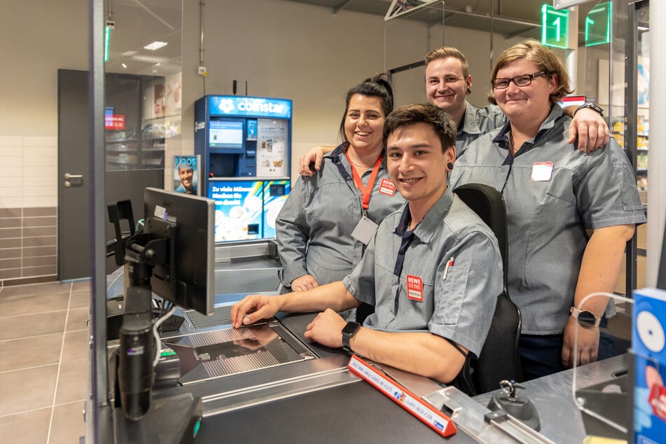 Das REWE-Team freut sich auf Euren Besuch.