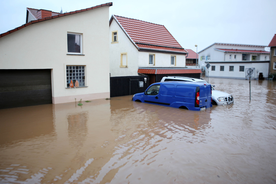 Hochwasser überflutet kompletten Ortsteil in Nordthüringen: So ist die aktuelle Lage