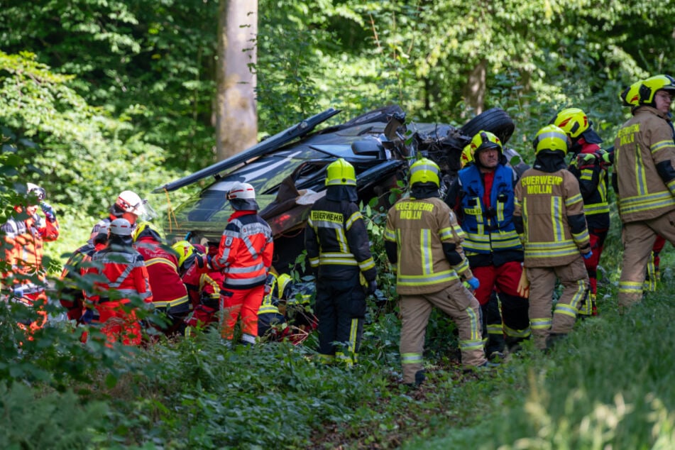 Die Feuerwehr war am Montag an einer Bundesstraße bei Fredeburg im Einsatz.