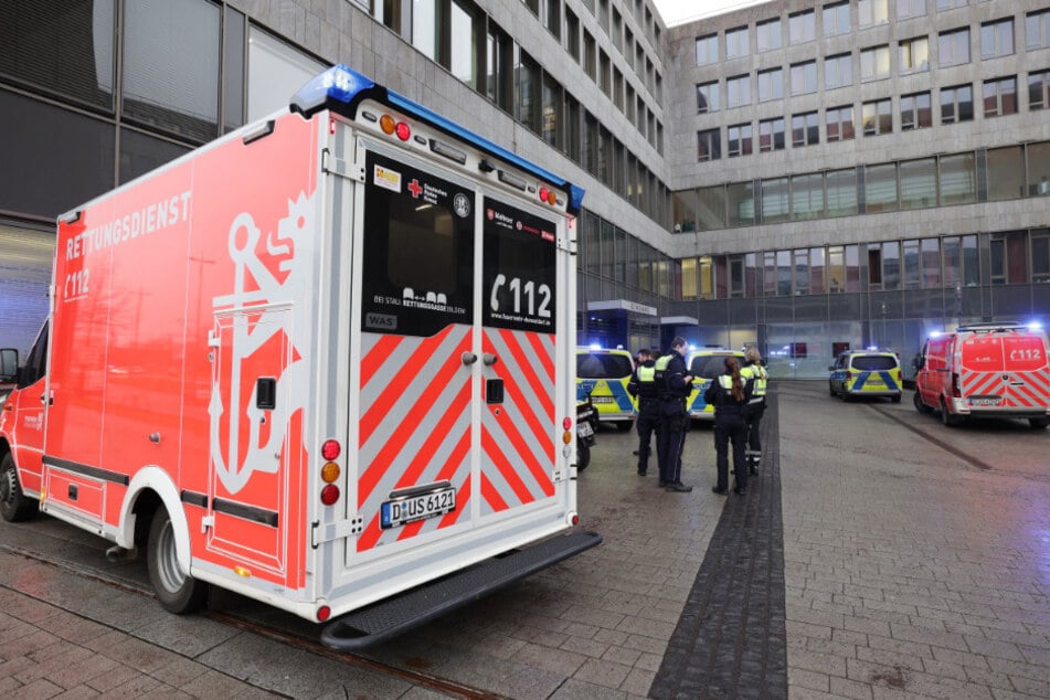 Auf dem Flur des Düsseldorfer Landgerichts kam es am Mittwochmittag zu einer Massenschlägerei.