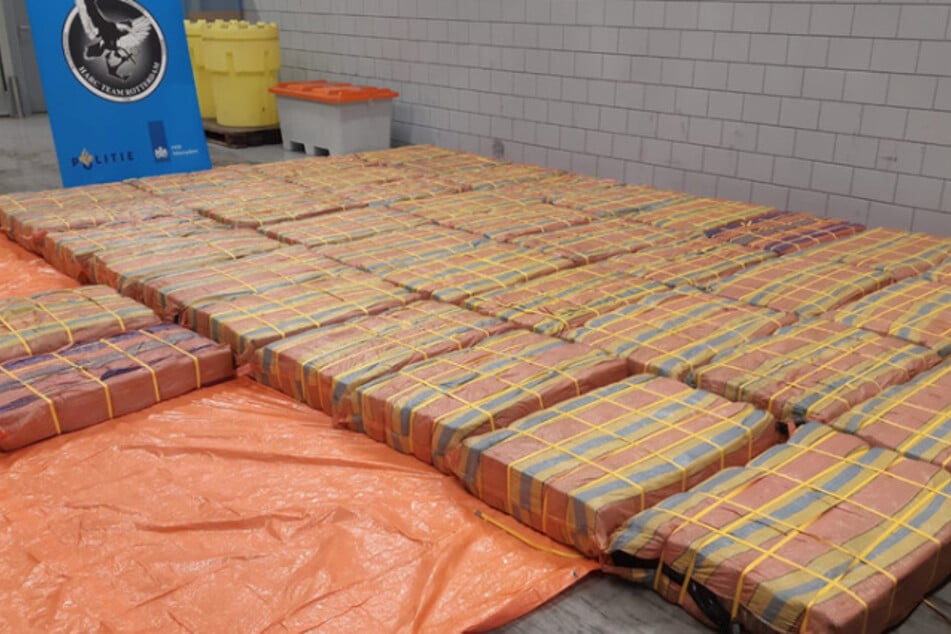 Drei Tonnen Kokain entdeckten Zollbeamte zwischen Bananenpüree in einem Container.