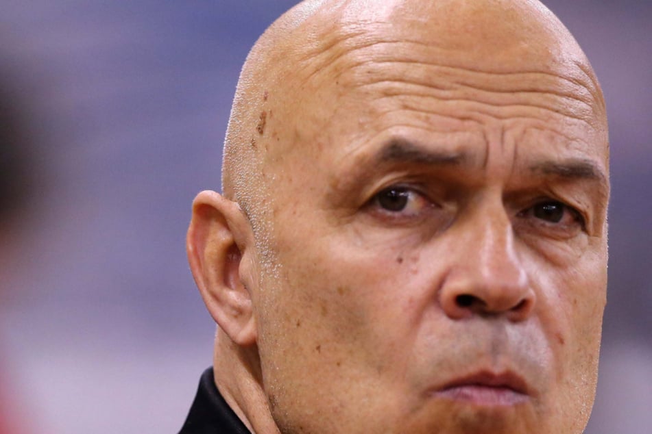 Christian Gross (66) ist bereits der vierte Schalker Trainer in dieser Spielzeit.