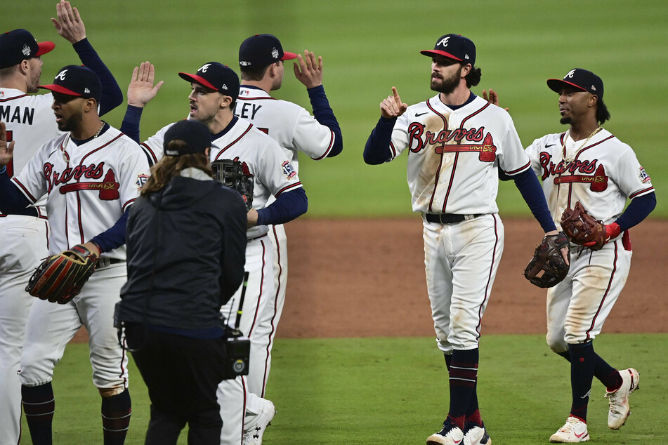 The Braves can win their first World Series trophy since winning it all in 1995, with a win in game four on Sunday.