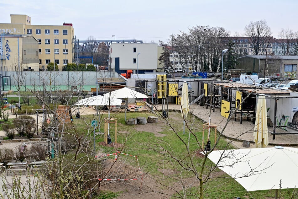 An mehreren Bereichen wurde die graue Wand verschönert.