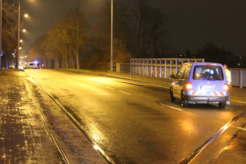 Er soll angetrunken gewesen sein: 58-Jähriger will Straße queren und wird von Auto erfasst