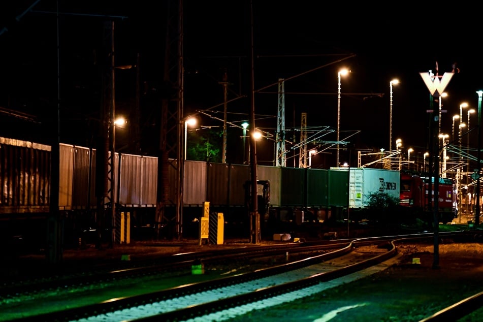 Ein 22-Jähriger verunglückte am späten Samstagabend im Senftenberger Güterbahnhof. (Symbolfoto)