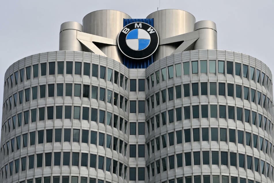 Weil Bauteile fehlen: BMW stoppt Produktion im Werk Regensburg