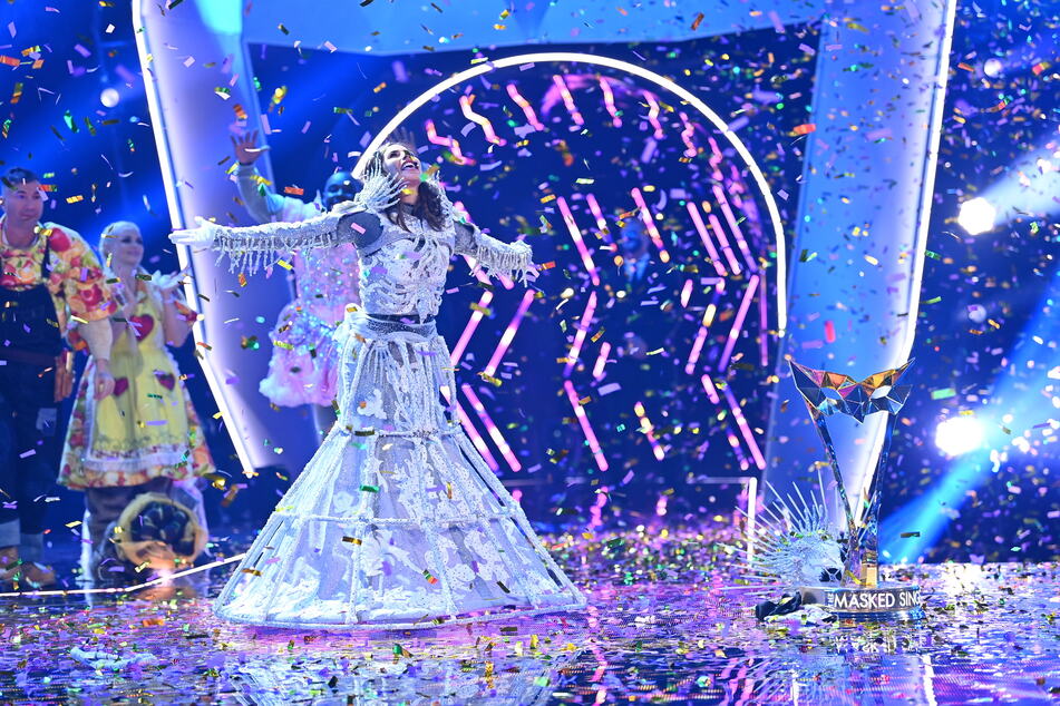 Sarah Lombardi (28) galt schon vor ihrer Enttarnung bei "The Masked Singer" als heißer Tipp für das Skelett.