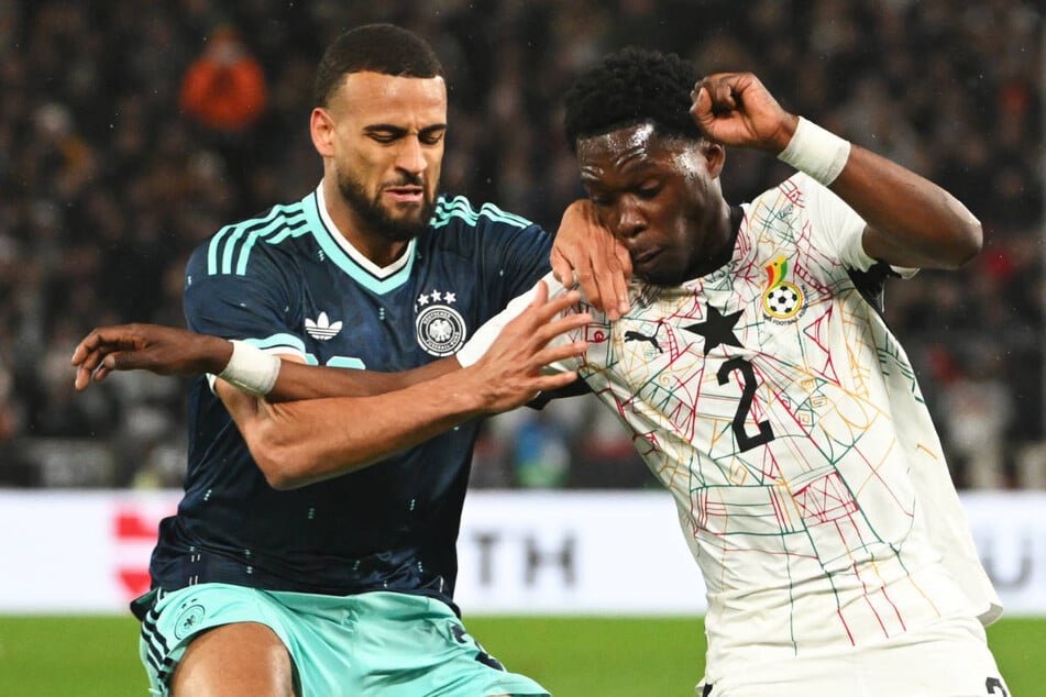 Unions Derrick Köhn (27, r.) hat im Länderspiel gegen Deutschland eine starke Leistung gezeigt.